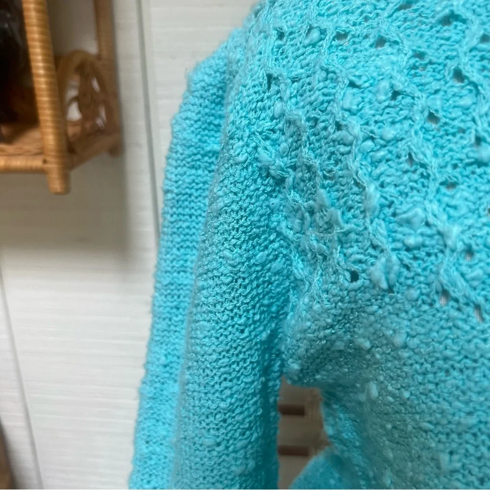Vintage aqua/teal knit textured sweater with 3 button up neckline - Picture 4 of 10